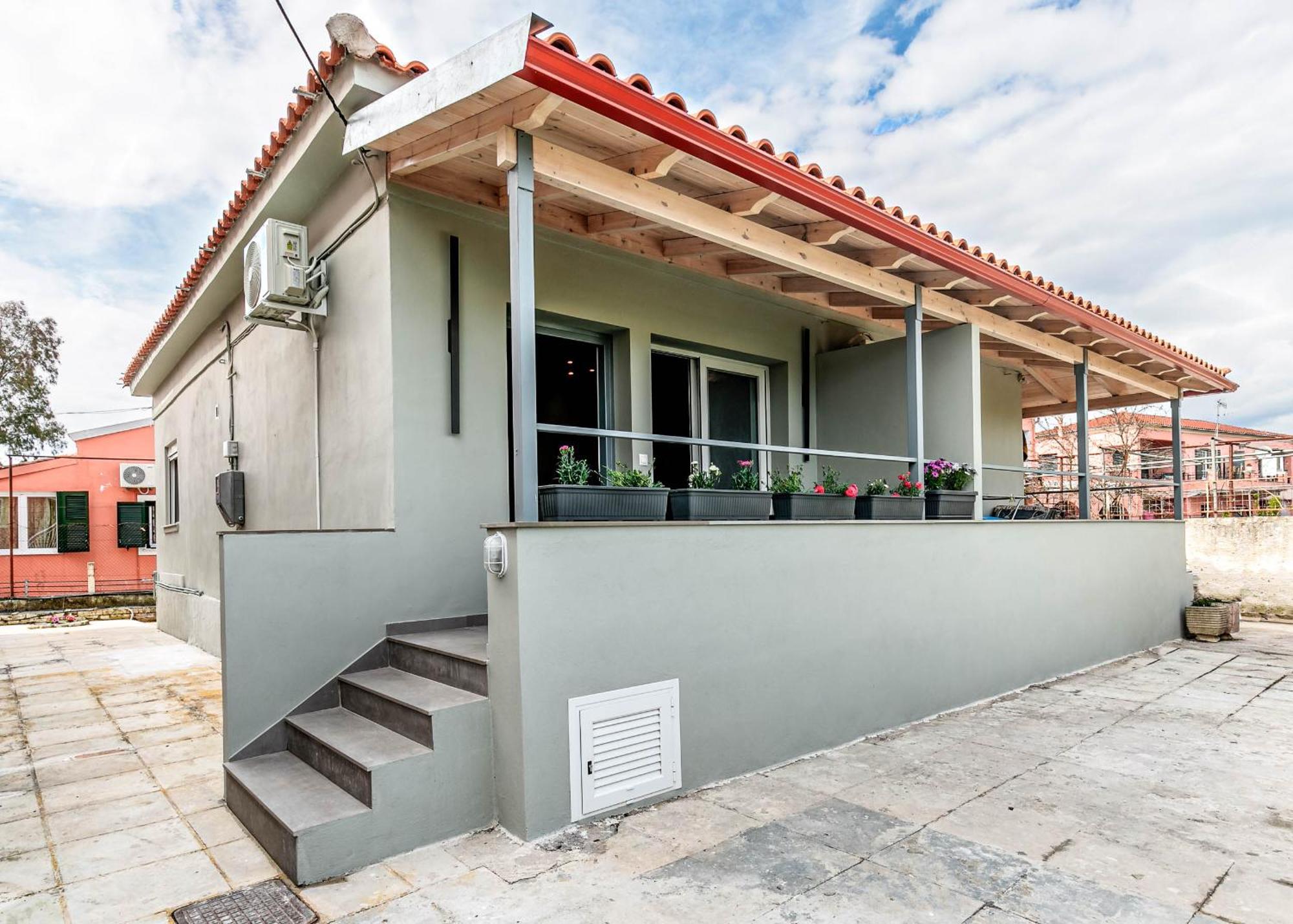 Kantouni House *